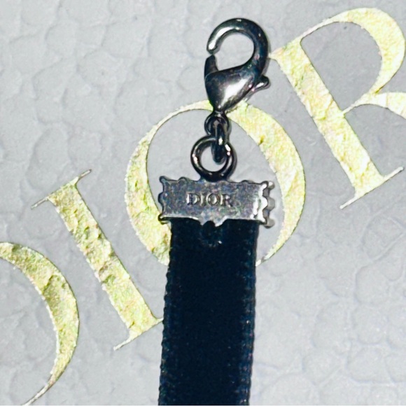 Dior: JADIOR Choker Rhinestone Logo Velvet Necklace - Picture 12 of 12